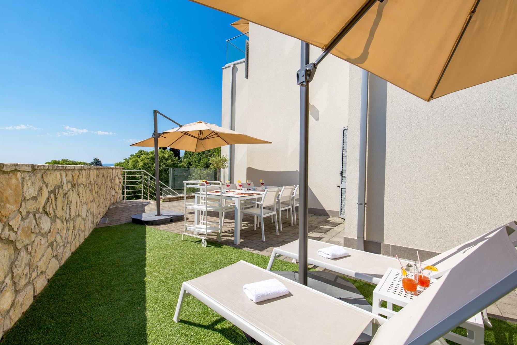 Plage Lovran Residence エクステリア 写真